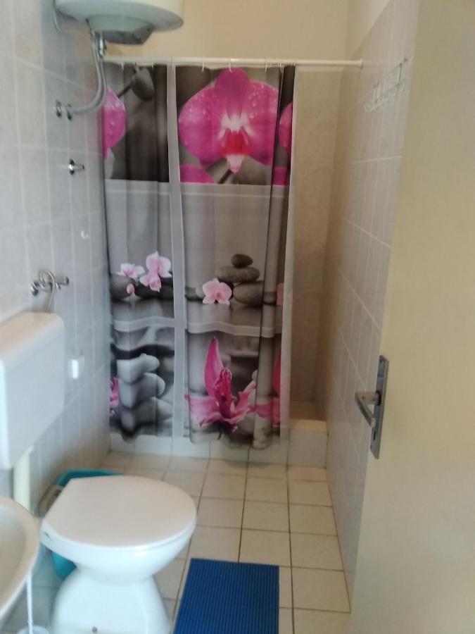 Apartmani Maja Pag Town Esterno foto