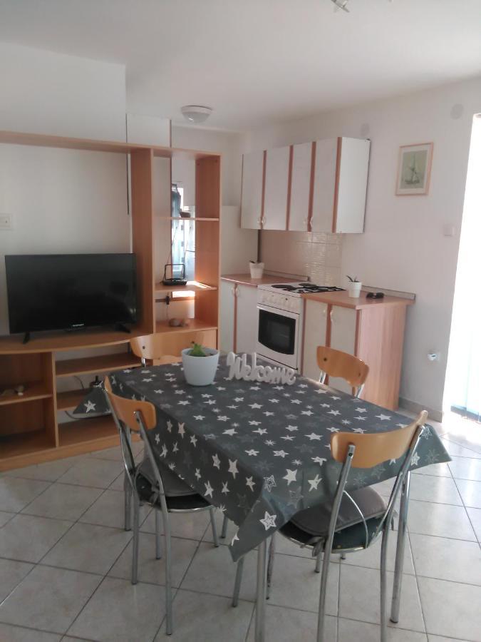 Apartmani Maja Pag Town Esterno foto