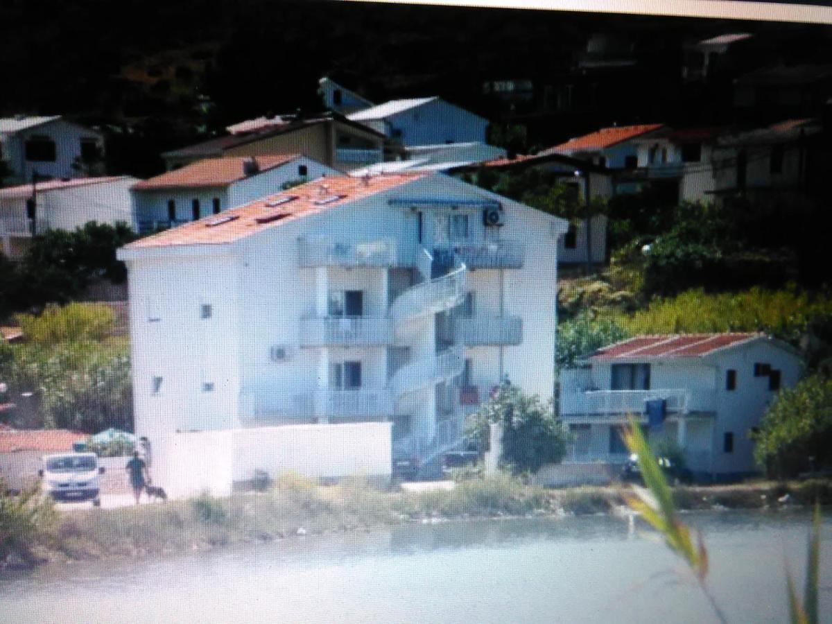 Apartmani Maja Pag Town Esterno foto
